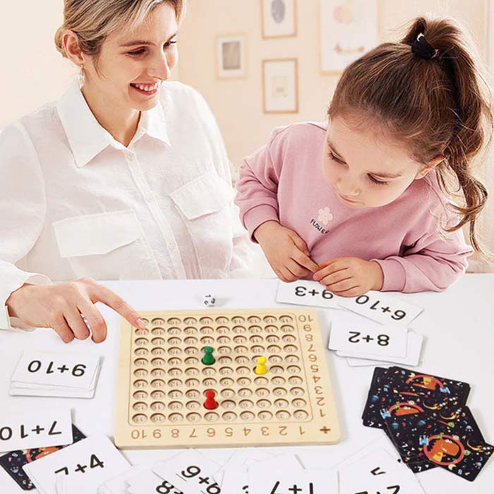 Namizna igra ponuja 2 različna načina igre!