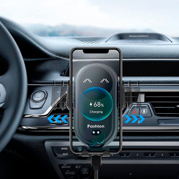 Držalo za telefon preprosto vstavite med ventilacijske rešetke!