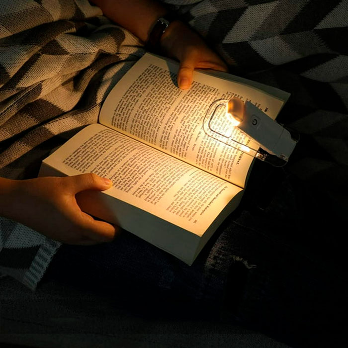 ReadLed, mini LED svetilka, ki jo lahko namestite na knjigo - Image 3