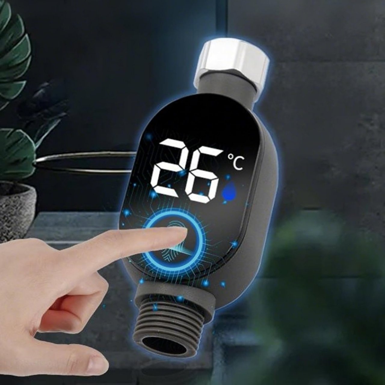 Termometer prikaže natančno temperaturo in jo označi s 3 indikatorskimi lučkami: modra (0℃ - 28℃), zelena (29℃ - 39℃), rdeča (39℃ - ＞99℃).